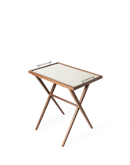 Pinetti Dedalo Sidebord – foldbart designbord i mørk eg eller valnød, ægte læderoverflade, 65×45 cm (H44/H68 cm)