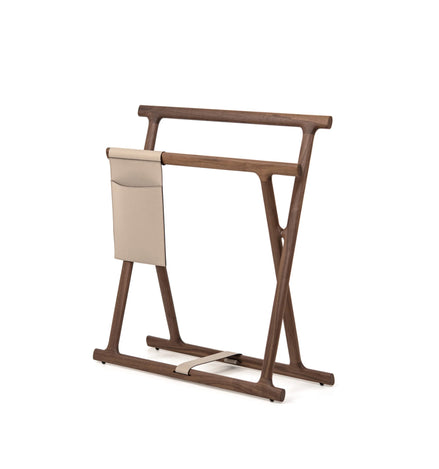 Pinetti Chelsea Tæppe-/Opbevaringsstativ – Valnødstræ og aftagelig læderlomme, 75×26×H81 cm