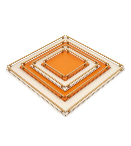 Pinetti Robert Bakke – firkantet serveringsbakke i håndlavet italiensk læder og metalfinish, 28 × 28 til 69 × 69 cm