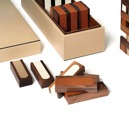 Pinetti Pisa Tower – skræddersyet luksus ‘Jenga’-sæt i italiensk læder og valnøddetræ