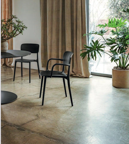 Calligaris LIBERTY Spisebordsstol – letvægt stol i polypropylen | Velegnet både inde og ude, stakbar op til 4 stole, designet af Archirivolto