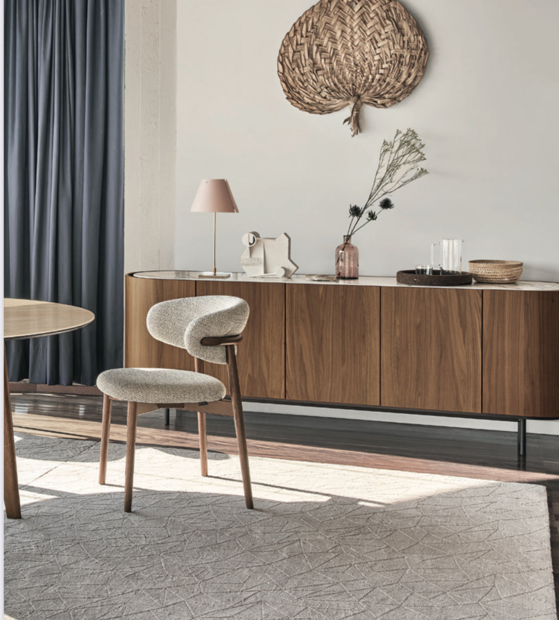 Calligaris OLEANDRO Spisebordsstol – polstret stol med metalstel, designet af Archirivolto, ideel til moderne hjem og erhverv