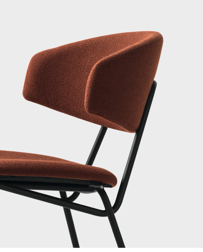 Calligaris Sophia Spisebordsstol – polstret stol med elegant stel i metalstang og betrukket sæde & ryg i stof eller ægte læder