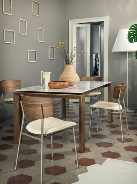 Calligaris FIFTIES Spisebordsstol – polstret stol i velour eller skind med slank metalramme