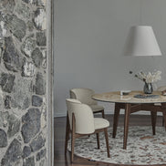 Calligaris ABREY Spisebordsstol – polstret stol med buet ryg, massiv træramme, designet af Buratti