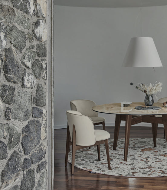 Calligaris ABREY Spisebordsstol – polstret stol med buet ryg, massiv træramme, designet af Buratti