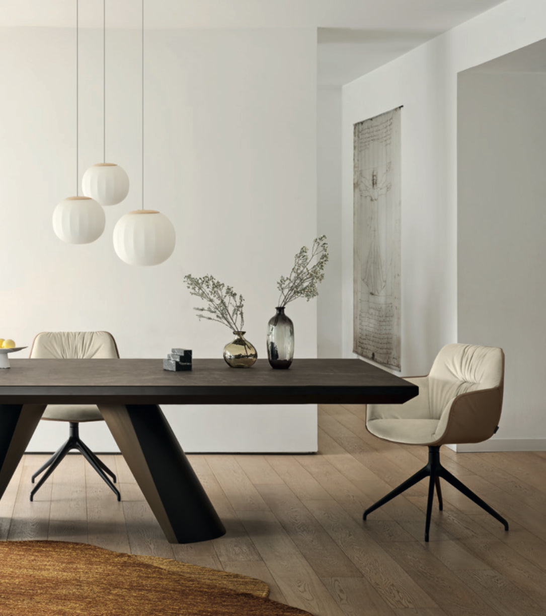 Calligaris Cocoon Lænestol – polstret lænestol med kraftigt skumfys og træben, designet af Edi & Paolo Ciani