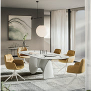 Calligaris Cocoon Lænestol – polstret lænestol med kraftigt skumfys og træben, designet af Edi & Paolo Ciani