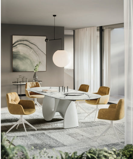 Calligaris Cocoon Lænestol – polstret lænestol med kraftigt skumfys og træben, designet af Edi & Paolo Ciani