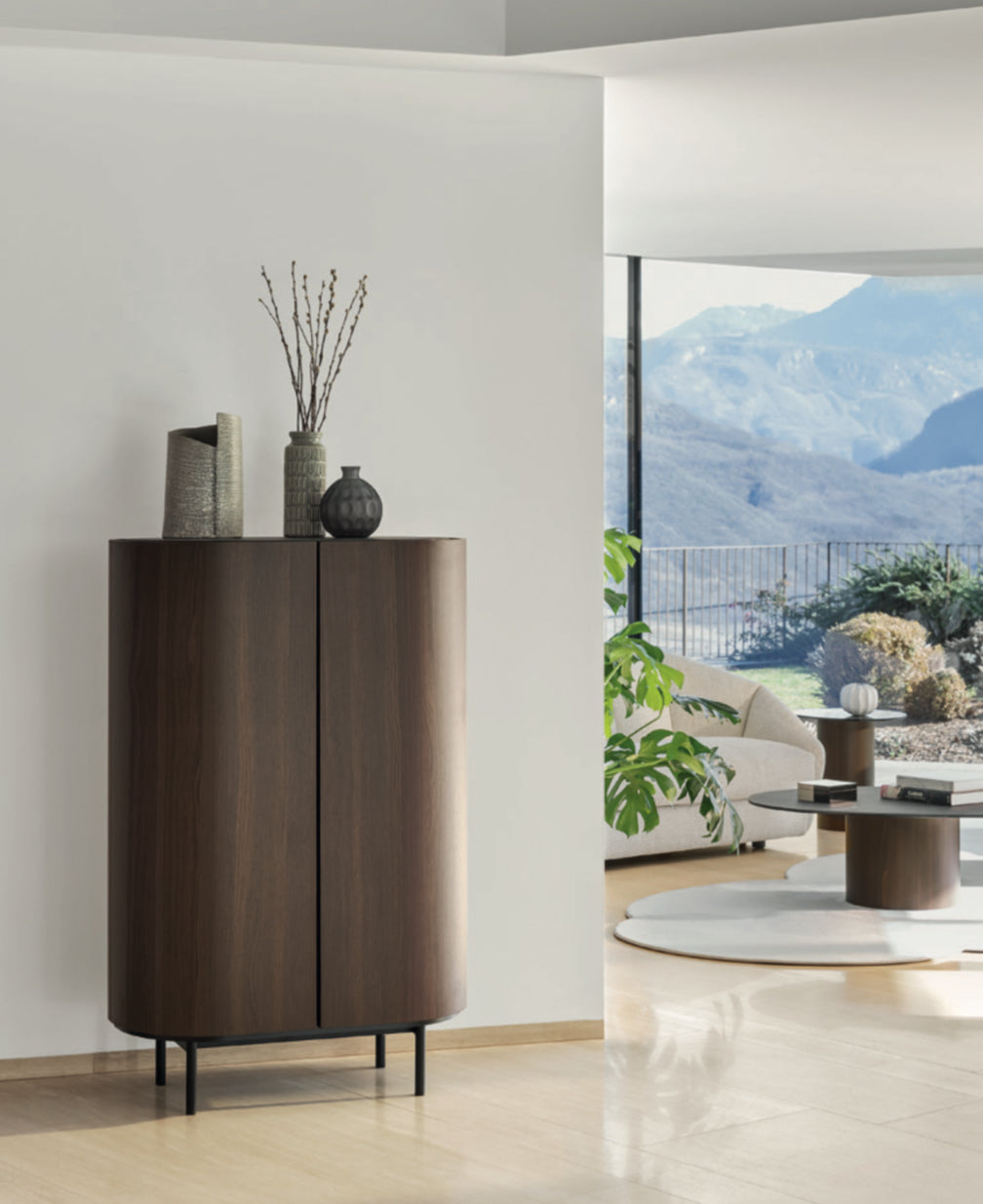 Calligaris LAKE Skænk – oval skænk med keramisk bordplade