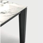 Calligaris ALPHA - udtrækkeligt spisebord i massiv træ og keramiktop, kompromisløst italiensk design
