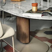 Calligaris CAMEO – oval udtrækkelig spise-/mødebord med central kolonne i metal og top i keramik eller træ