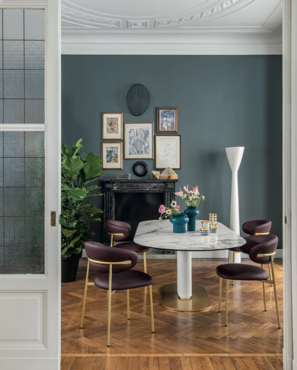 Calligaris CAMEO – oval udtrækkelig spise-/mødebord med central kolonne i metal og top i keramik eller træ