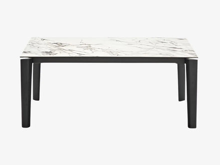 Calligaris DOGMA Udtrækkeligt Spisebord – elegant rektangulær form med solid træfod, designet af Archirivolto