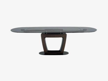 Calligaris ORBITAL – udtrækkeligt spisebord med oval form og central fod, designet af Pininfarina  ￼