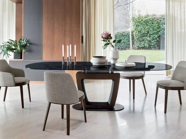 Calligaris ORBITAL – udtrækkeligt spisebord med oval form og central fod, designet af Pininfarina  ￼