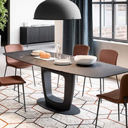 Calligaris ORBITAL – udtrækkeligt spisebord med oval form og central fod, designet af Pininfarina  ￼