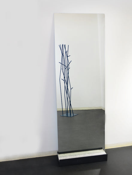 Iannis Eleganza Riflessa Gulv‑Spejl – fritstående, elegant spejl med base i marmor og stål, 60 × 180 cm, italiensk design