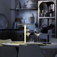 Edvige – bærbar trådløs lampe i lakeret aluminium, ø 24 × H 30,3 cm, designet af Enzo Calabrese, Made in Italy