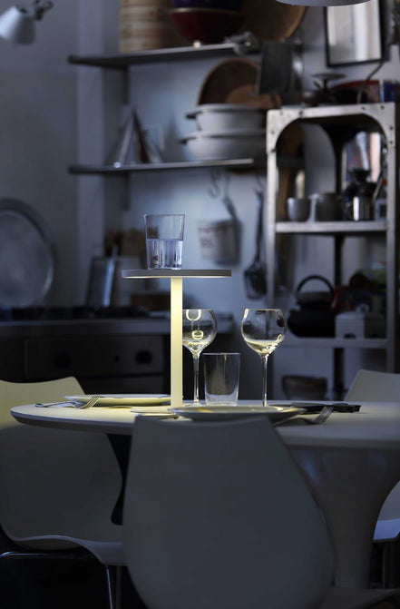 Edvige – bærbar trådløs lampe i lakeret aluminium, ø 24 × H 30,3 cm, designet af Enzo Calabrese, Made in Italy