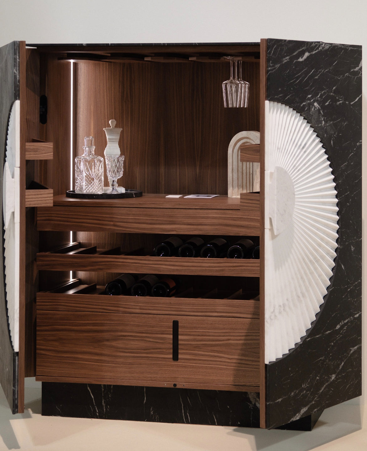 Barskab i marmor & træ - Ilab Design