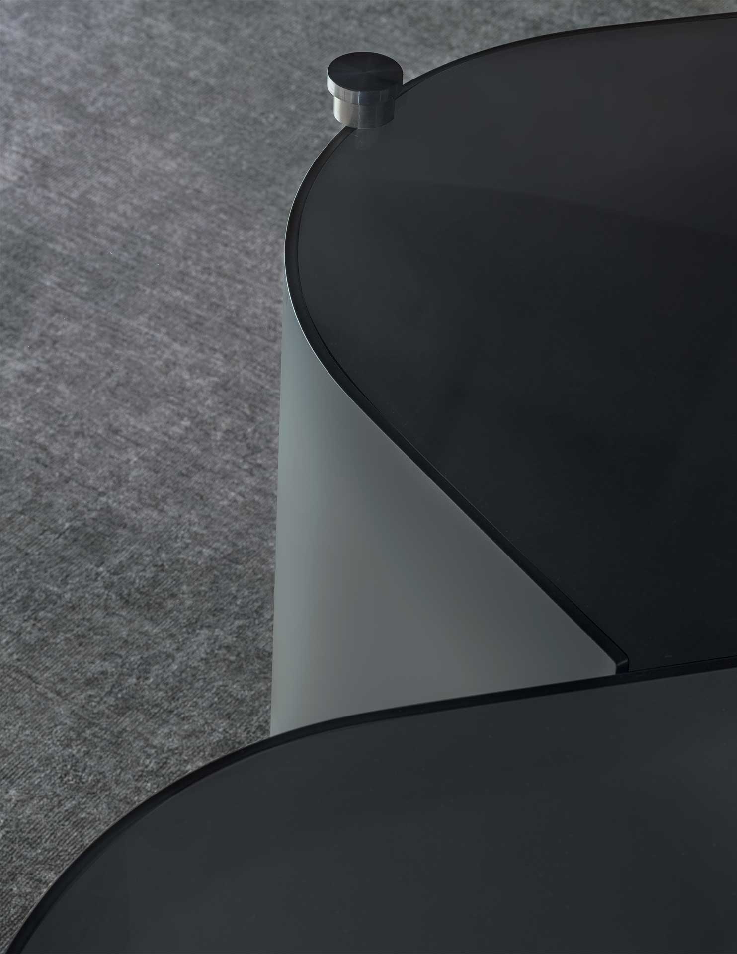 Ditre Italia Doon Spisebord – Skulpturelt Design i Marmor og Metal