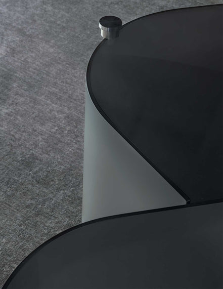 Ditre Italia Doon Spisebord – Skulpturelt Design i Marmor og Metal