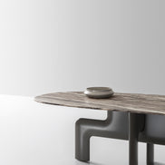 Ditre Italia Biarritz Spisebord – Skulpturel Base og Luksuriøs Top