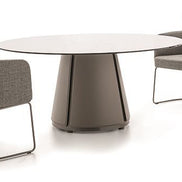 Ditre Italia Claire Spisebordsstol – Omsluttende Komfort og Rundede Former