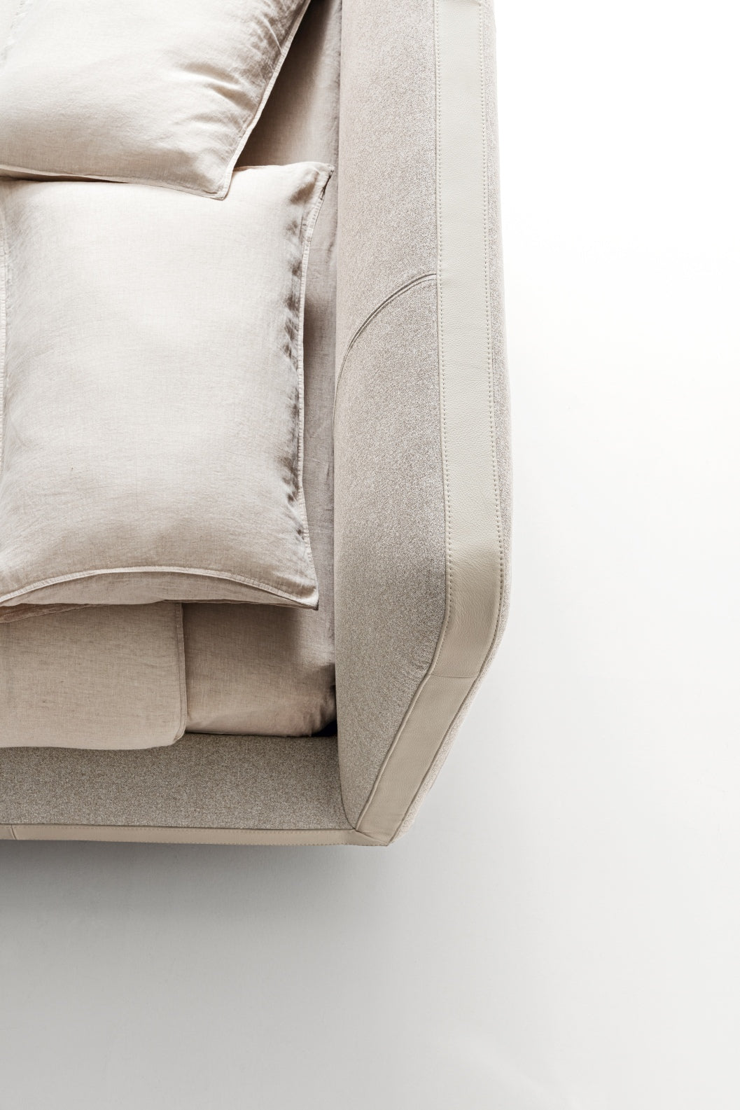 Ditre Italia Avalon Seng – Raffineret Design med Læderdetaljer