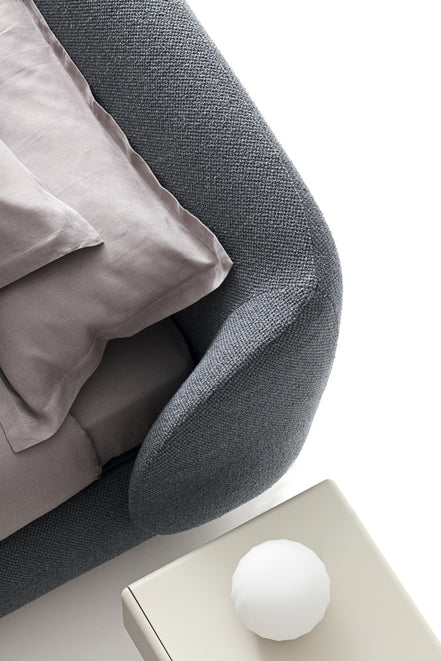 Ditre Italia Pacific Seng – Organiske Former og Blød Omfavnelse