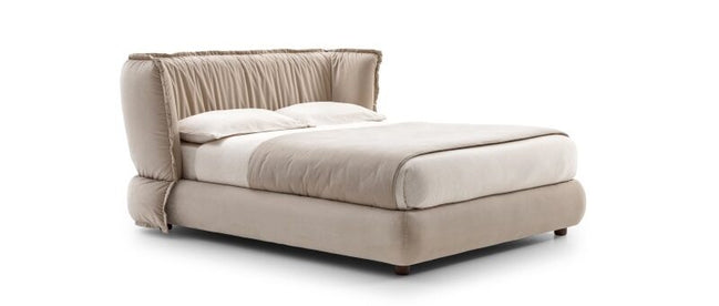 Ditre Italia Puppet Seng – Overdimensioneret Komfort på Træben