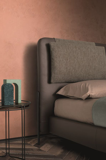 Ditre Italia Alar Seng – Kontrasterende Materialer og Høj Gavl