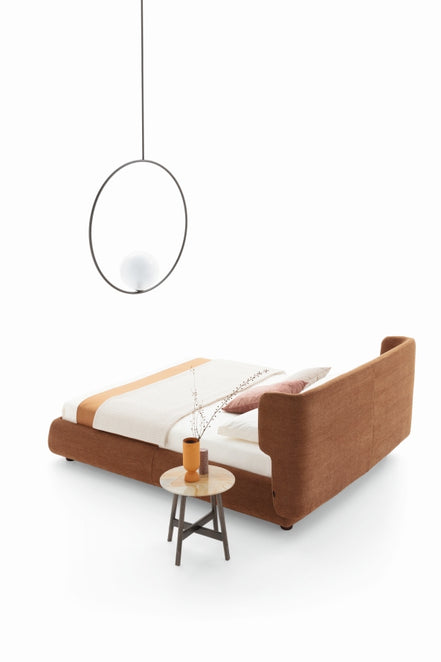 Ditre Italia Claire Seng – Omfavnende Design med Generøs Gavl