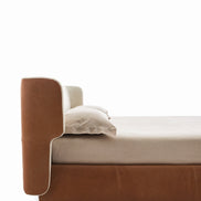 Ditre Italia Claire Seng – Omfavnende Design med Generøs Gavl