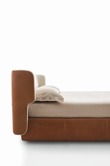 Ditre Italia Claire Seng – Omfavnende Design med Generøs Gavl