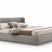 Ditre Italia Claire Seng – Omfavnende Design med Generøs Gavl