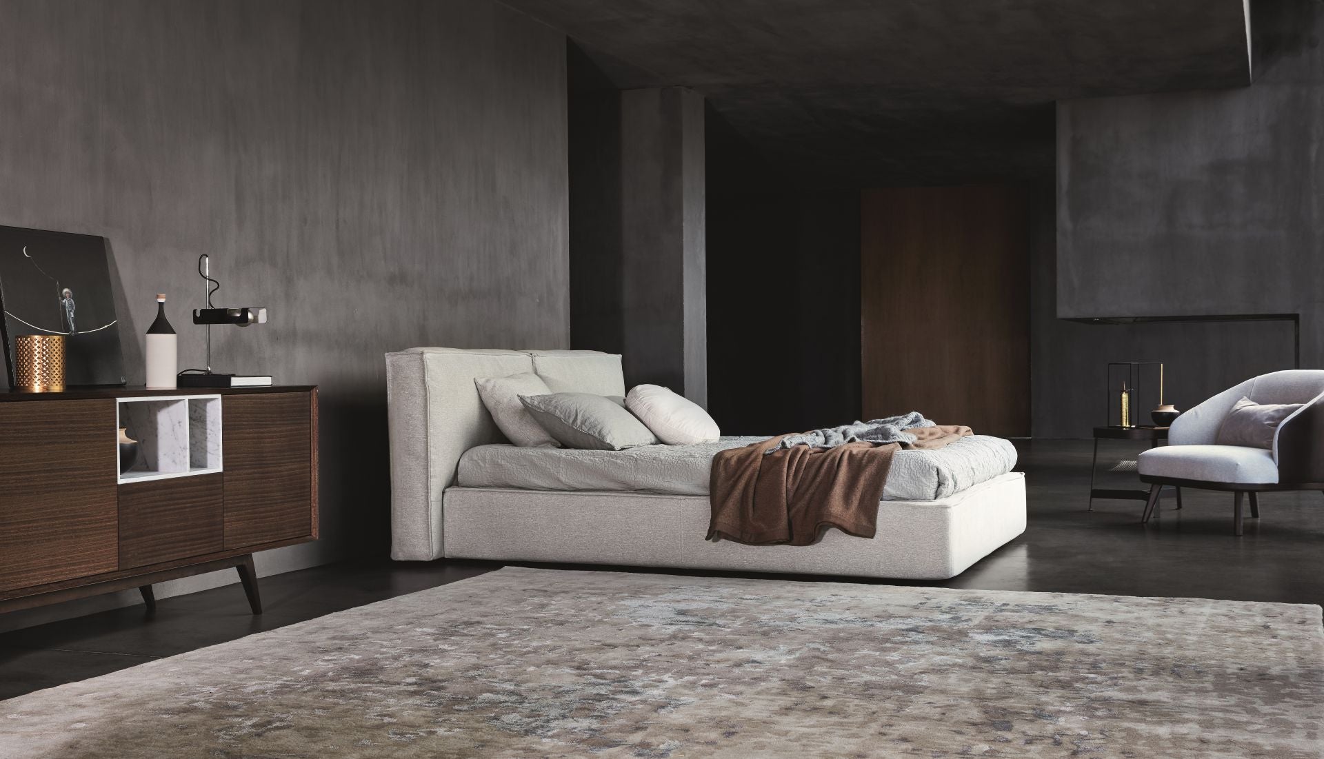 Ditre Italia Flann Seng – Blød Minimalisme med Unikke Detaljer