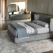 Ditre Italia Puppet Sengebord – Asymmetrisk Design i Metal og Polstring