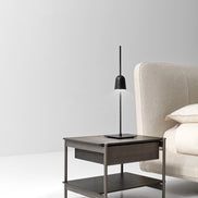 Ditre Italia Erys Sengebord – Arkitektonisk Lethed på Slankt Stel