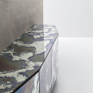 Ditre Italia Angle Skænk – Arkitektonisk Opbevaring i træ, metal eller marmor